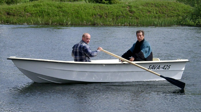 Лодка из стеклопластика САВА-425